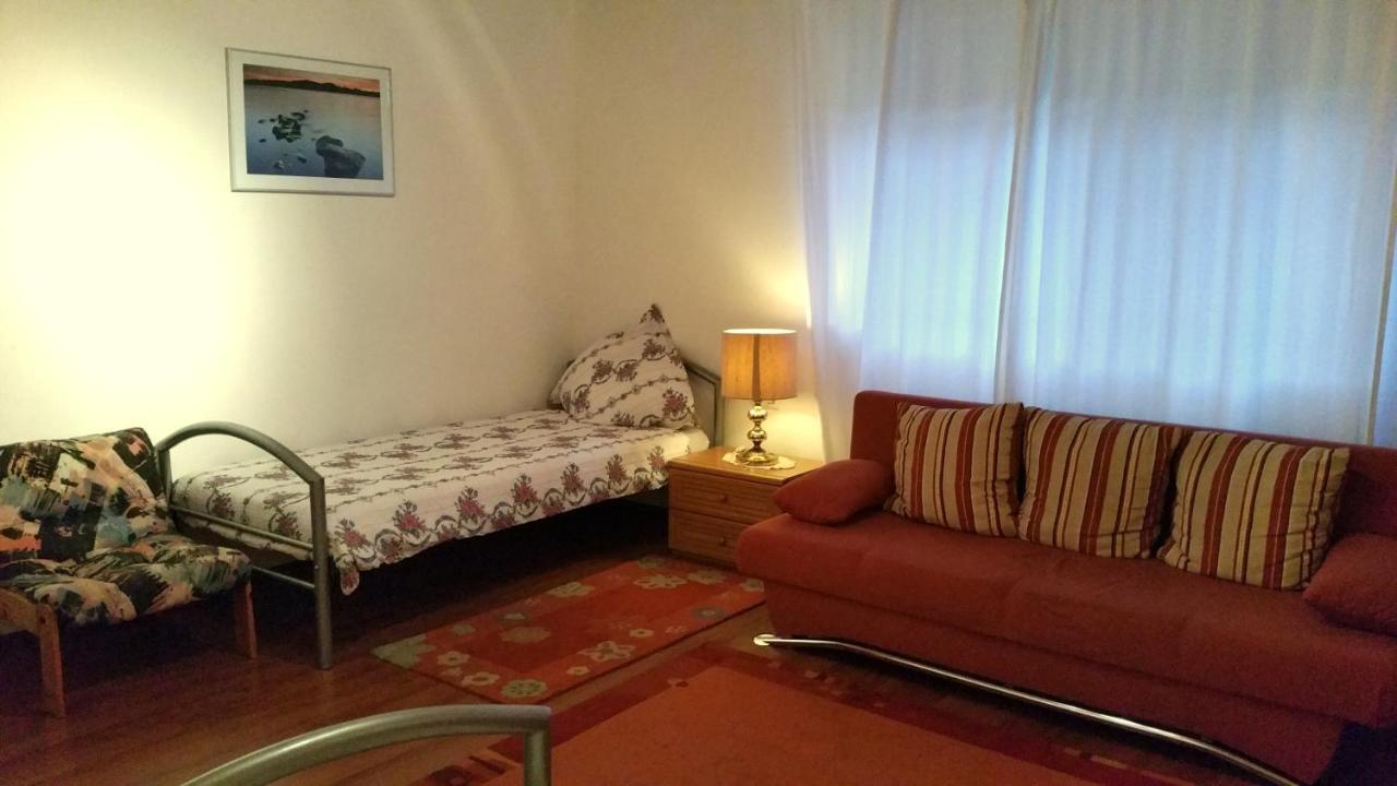 Ferienwohnung Am Rauenhuebel Voelklingen Bagian luar foto